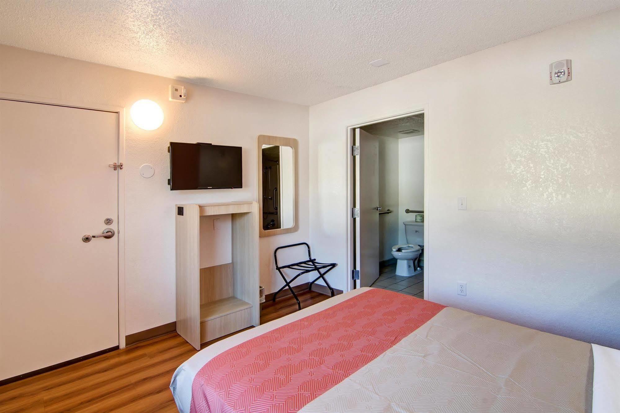 Motel 6-Euless, Tx - Dallas Bagian luar foto